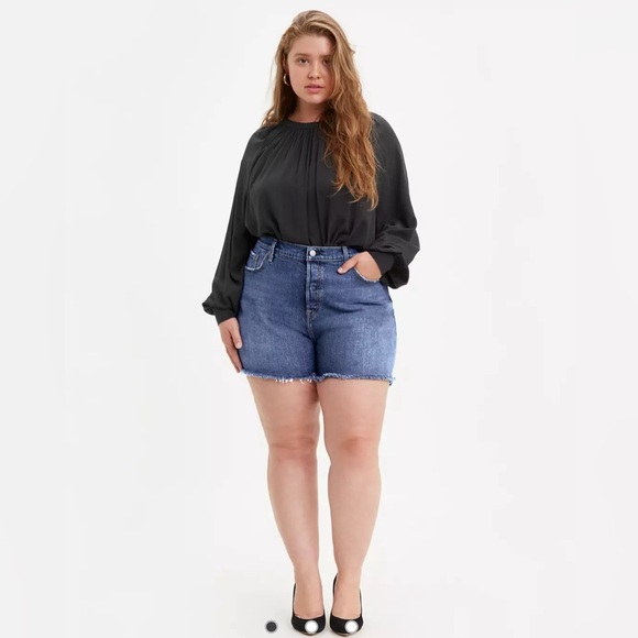 Levi Strauss 501 Original Cut Dark Wash Button Fly Frayed Edge Jean Shor… - Picture 4 of 12